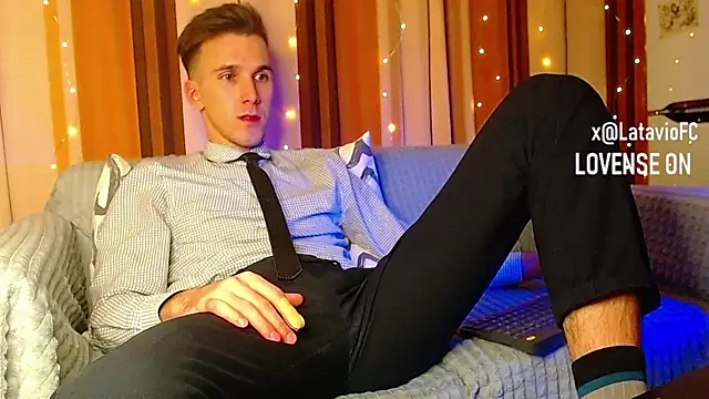 Midnighter  online show from 13, 12, 2025