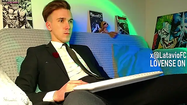 Midnighter  online show from 15, 4, 2026