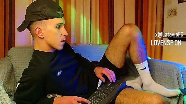 Midnighter  online show from 21, 11, 2025