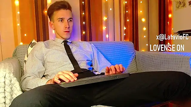 Midnighter  online show from 21, 12, 2025