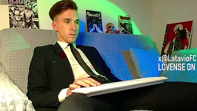 Midnighter  online show from 4, 5, 2026
