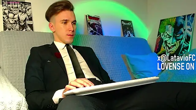 Midnighter  online show from 22, 5, 2026