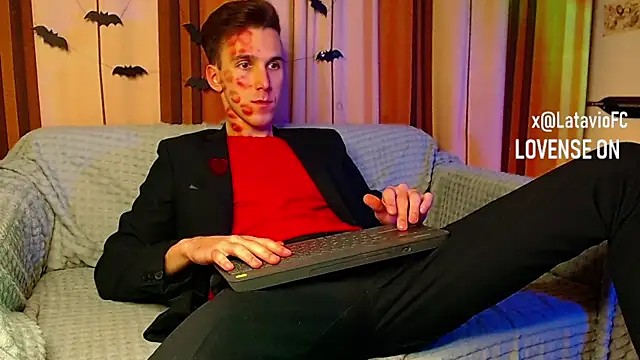 Midnighter  online show from 31, 10, 2025