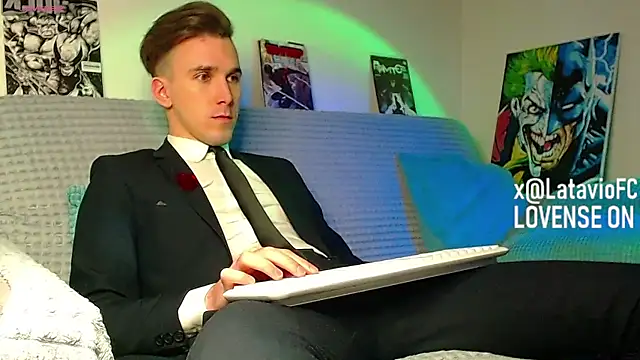 Midnighter  online show from 15, 5, 2026