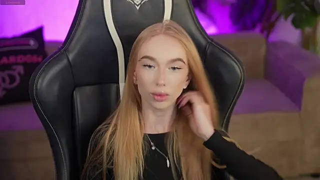 Amelia Blaze online show from 18, 9, 2025