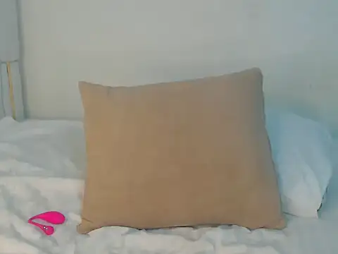 wetmypants online show from 6, 4, 2026