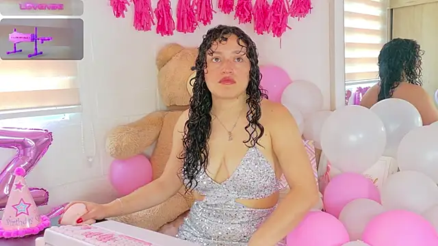 Snapshot of megan_doll2 chatting on 8, 5, 2026 megan doll2 online show from 8, 5, 2026