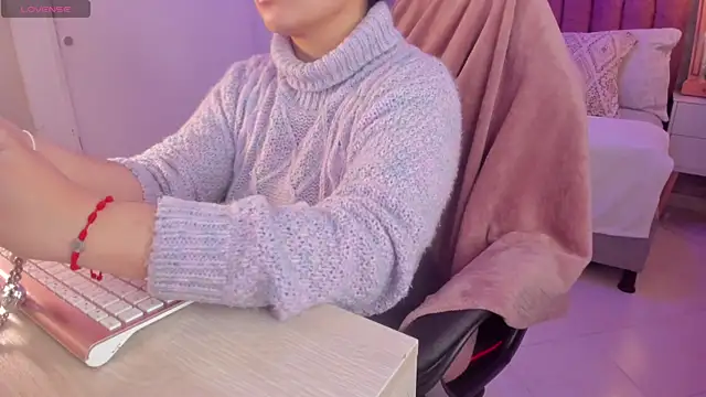 scarlet miller1 online show from 10, 10, 2025