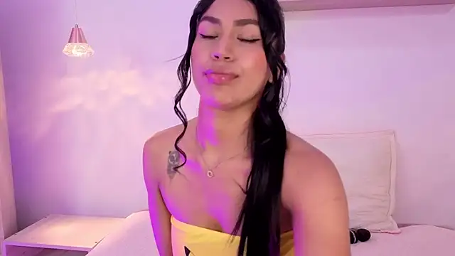 Caroliina Saenz online show from 24, 11, 2025