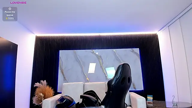 charlottewhitte online show from 13, 2, 2026