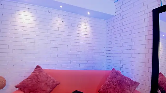 charlottewhitte online show from 18, 9, 2025