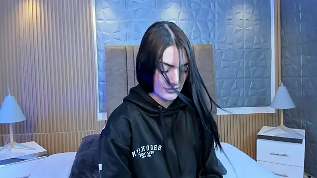 charlottewhitte online show from 15, 12, 2025