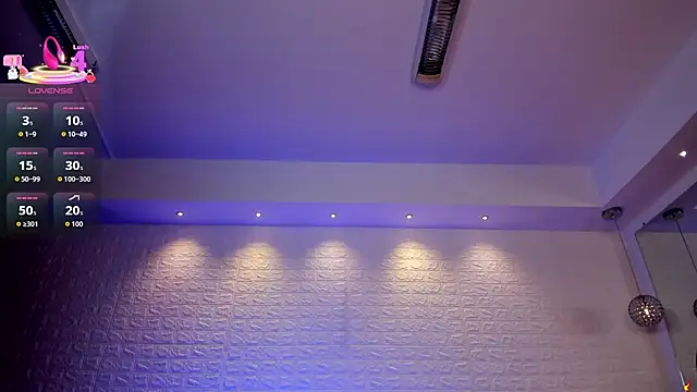 charlottewhitte online show from 14, 9, 2025