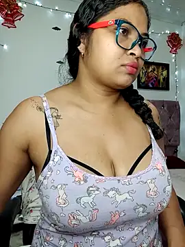 Snapshot of chalohott chatting on 17, 12, 2025 chalohott online show from 17, 12, 2025