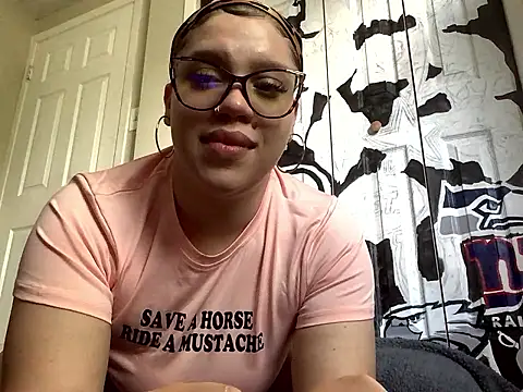 QueenNuttCollector online show from 8, 5, 2026