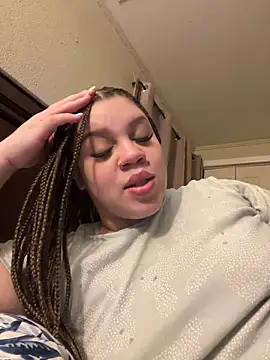 QueenNuttCollector online show from 30, 1, 2025