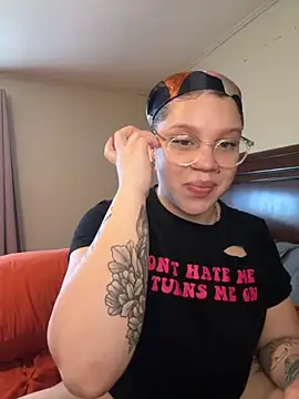 QueenNuttCollector online show from 9, 9, 2025