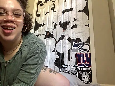 QueenNuttCollector online show from 1, 5, 2026