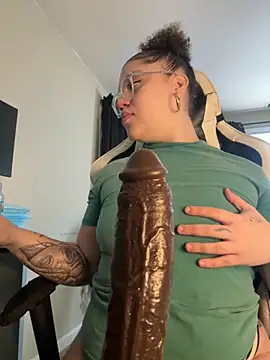 QueenNuttCollector online show from 14, 10, 2025