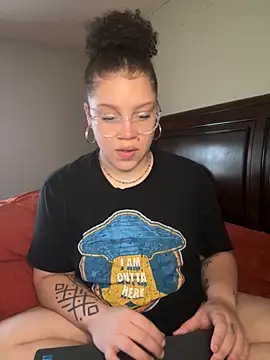 QueenNuttCollector online show from 30, 9, 2025