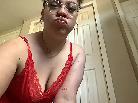 QueenNuttCollector online show from 21, 4, 2026