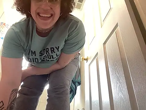 QueenNuttCollector online show from 15, 4, 2026