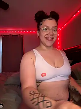 QueenNuttCollector online show from 4, 11, 2025