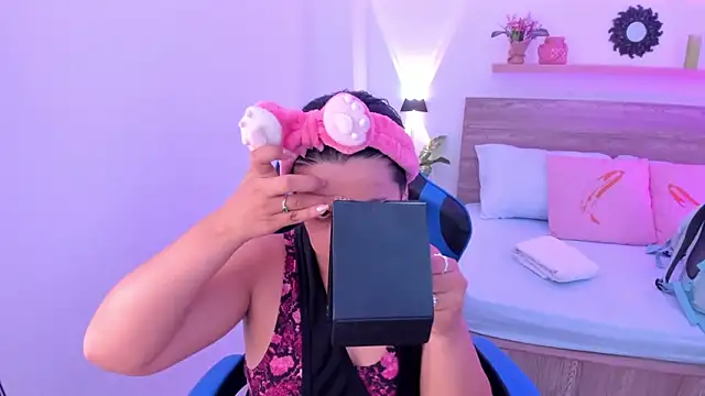 izaro22 online show from 29, 9, 2025