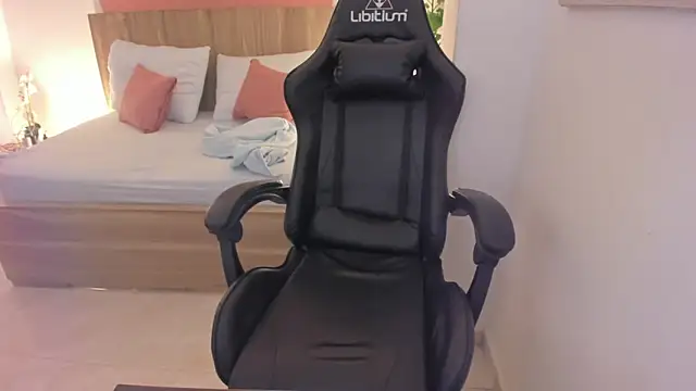 izaro22 online show from 21, 3, 2025