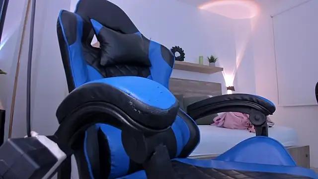 izaro22 online show from 18, 12, 2025