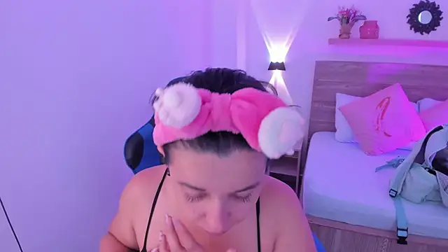 izaro22 online show from 4, 10, 2025