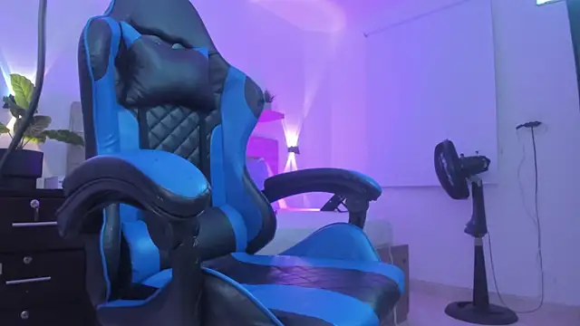 Snapshot of izaro22 chatting on 10, 2, 2026 izaro22 online show from 10, 2, 2026