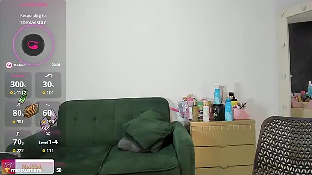 Snapshot of HOTBLACKANDWHITE2 chatting on 11, 9, 2025 HOTBLACKANDWHITE2 online show from 11, 9, 2025