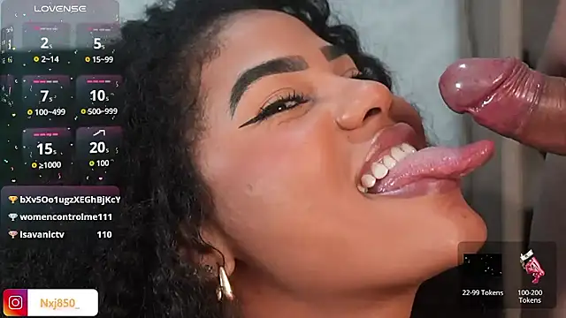 Snapshot of HOTBLACKANDWHITE2 chatting on 14, 12, 2025 HOTBLACKANDWHITE2 online show from 14, 12, 2025