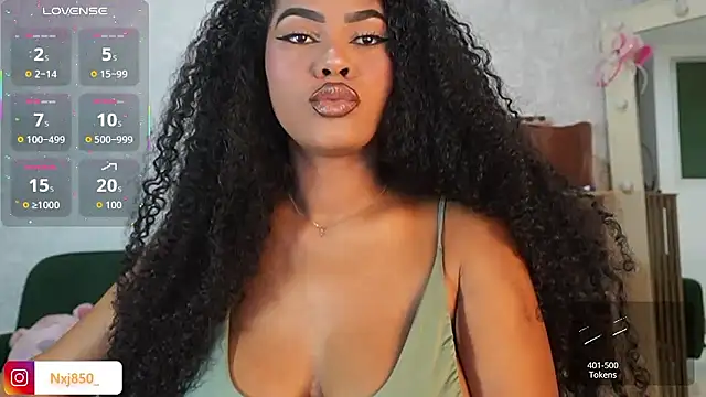 Snapshot of HOTBLACKANDWHITE2 chatting on 12, 1, 2026 HOTBLACKANDWHITE2 online show from 12, 1, 2026