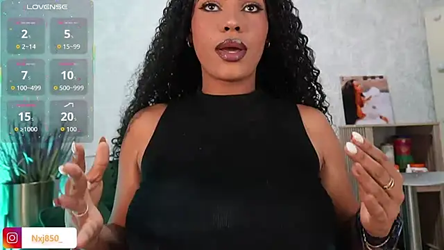 HOTBLACKANDWHITE2 online show from 23, 3, 2026