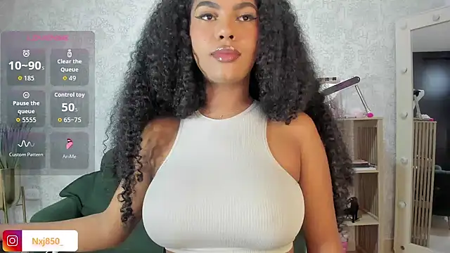 Snapshot of HOTBLACKANDWHITE2 chatting on 7, 11, 2025 HOTBLACKANDWHITE2 online show from 7, 11, 2025