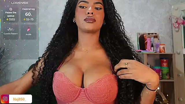 Snapshot of HOTBLACKANDWHITE2 chatting on 12, 2, 2026 HOTBLACKANDWHITE2 online show from 12, 2, 2026