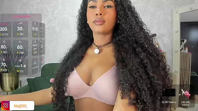 Snapshot of HOTBLACKANDWHITE2 chatting on 12, 11, 2025 HOTBLACKANDWHITE2 online show from 12, 11, 2025