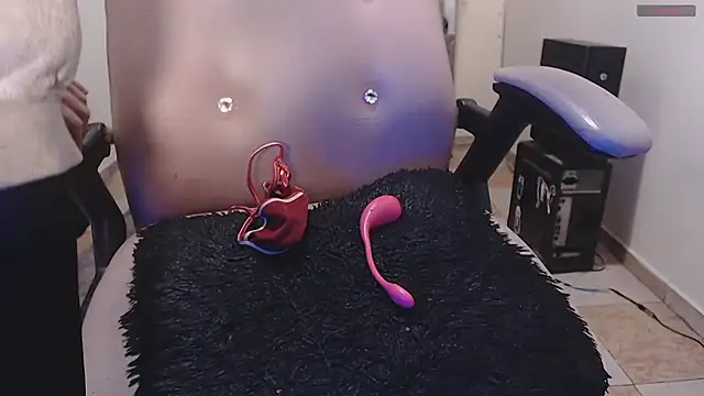 toxxxic cams online show from 27, 4, 2026