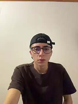 CamiRojas boy online show from 17, 11, 2025