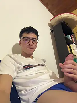 CamiRojas boy online show from 13, 2, 2026