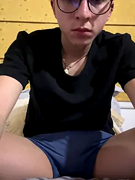 CamiRojas boy online show from 13, 9, 2025