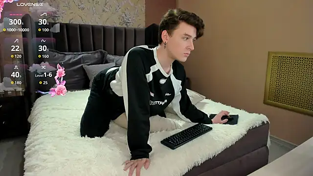  YummyTony  online show from 16, 4, 2026
