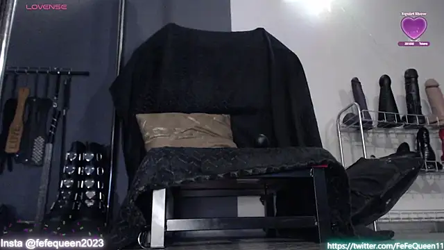 Kinky Butterfly online show from 4, 1, 2025