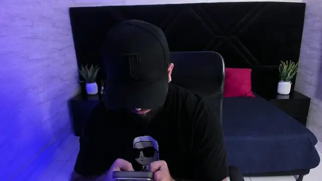 Snapshot of jhon_bear03 chatting on 30, 6, 2026 jhon bear03 online show from 30, 6, 2026