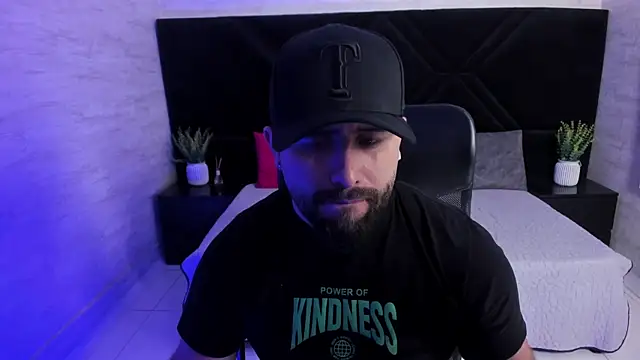 Snapshot of jhon_bear03 chatting on 16, 7, 2026 jhon bear03 online show from 16, 7, 2026