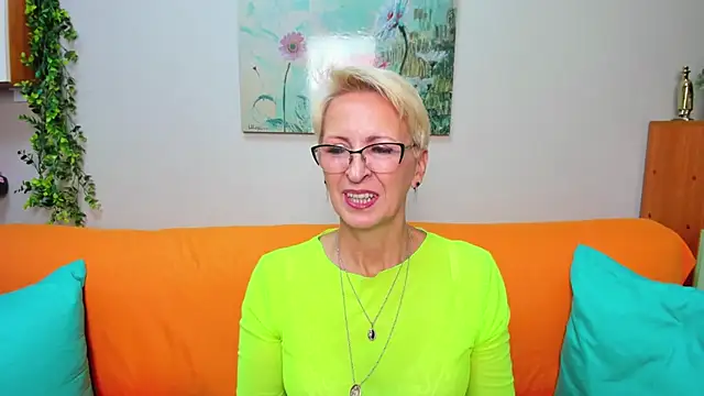 iamyourdream89 online show from 15, 9, 2025