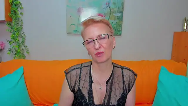 iamyourdream89 online show from 8, 4, 2026