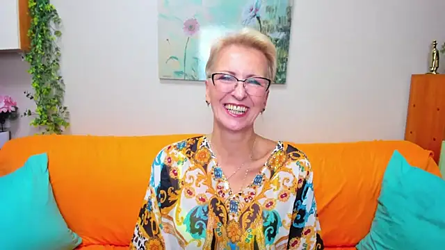 iamyourdream89 online show from 6, 10, 2025